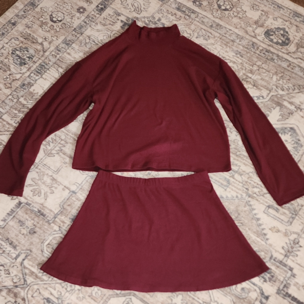 New XL Burgundy Long Sleeve Top and Skirt Set. Soft And Cozy. Never Worn